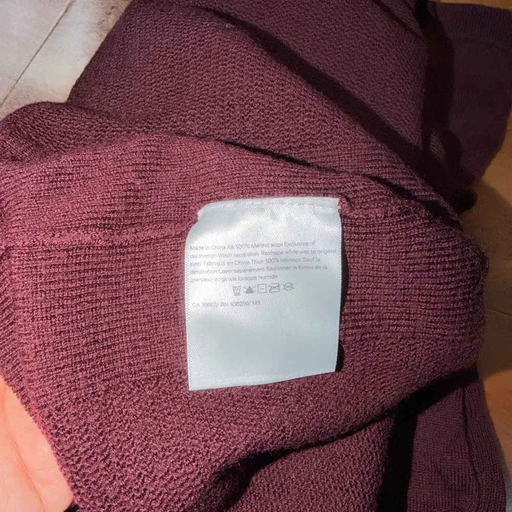 Lululemon Women's Burgundy Long Sleeve Merino‎ Wool Sweater Size 10